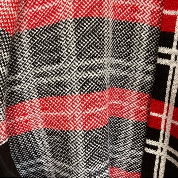 NY&Co Plaid Open Front Poncho Cardigan w Front Pockets Black/Red/White Size M - Picture 15 of 15